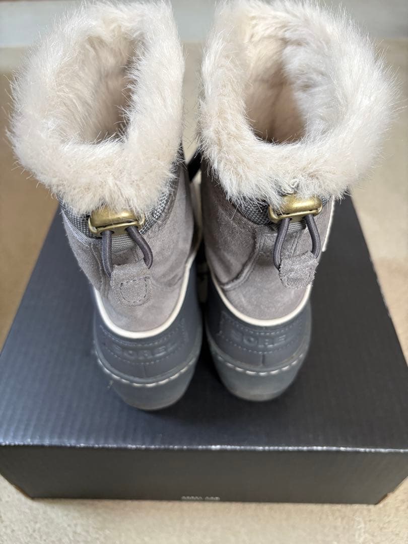 あきSOREL TIVORI III グレー 美品　即購入可能です^_^