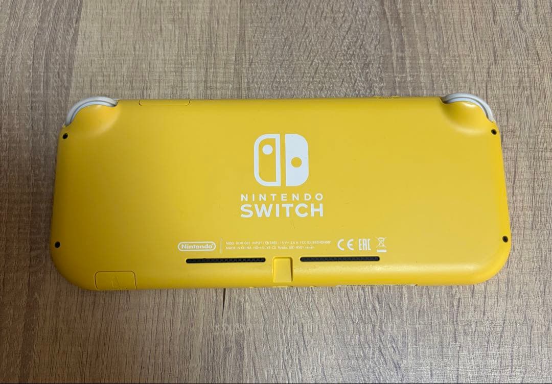 Nintendo Switch Lite イエロー　(本体のみ