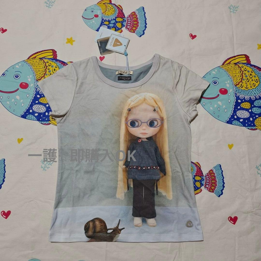 COYSEIO x BLYTHE ドールプリント Tシャツ 半袖