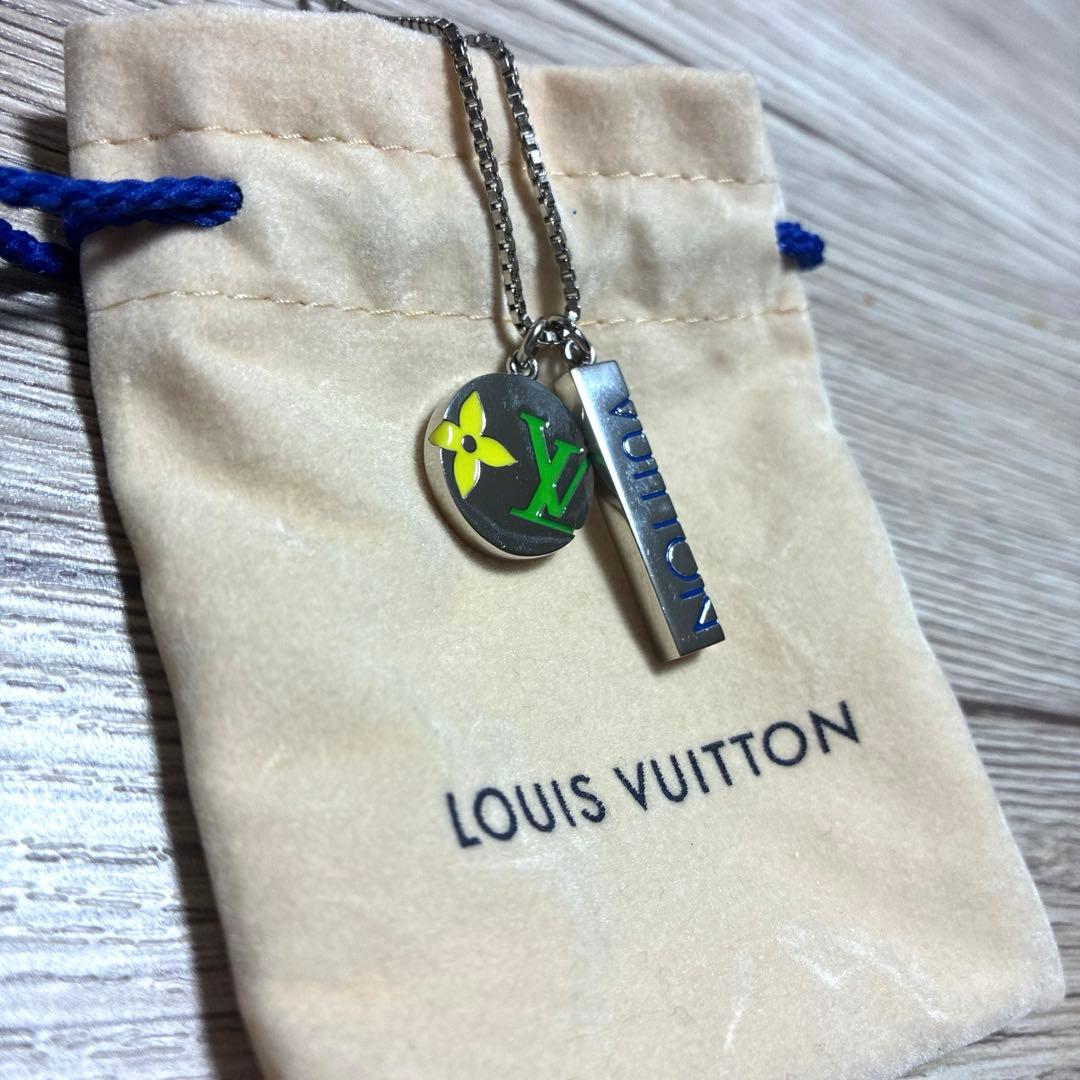 Louis Vuitton ルイヴィトン レア♡ ロゴネックレス　カラフル